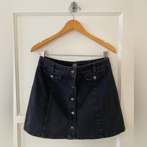 Urban Outfitters BDG Sadie Denim Button-Front Mini Skirt, Black, size M